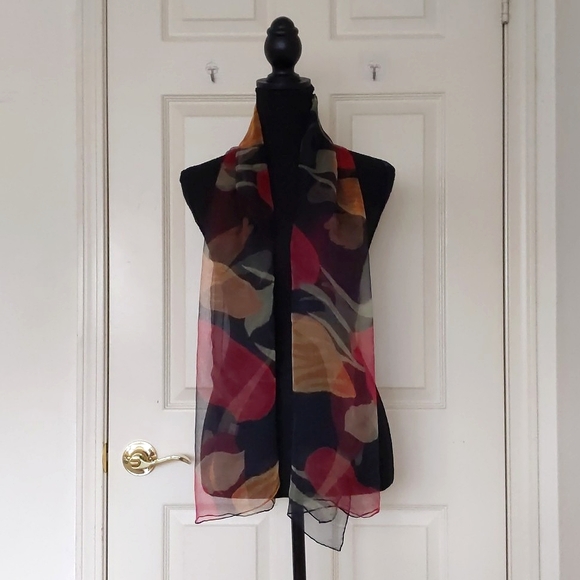 100% Mulbury Silk Scarf with multicolor Floral Patterns. - Picture 3 of 5